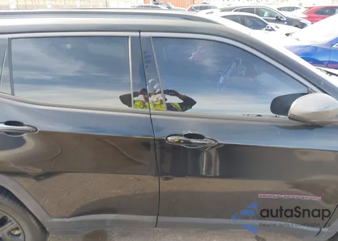 2020 Jeep Compass Trailhawk 4X4 из США, поврежденный, VIN 3C4NJDDB8LT184181